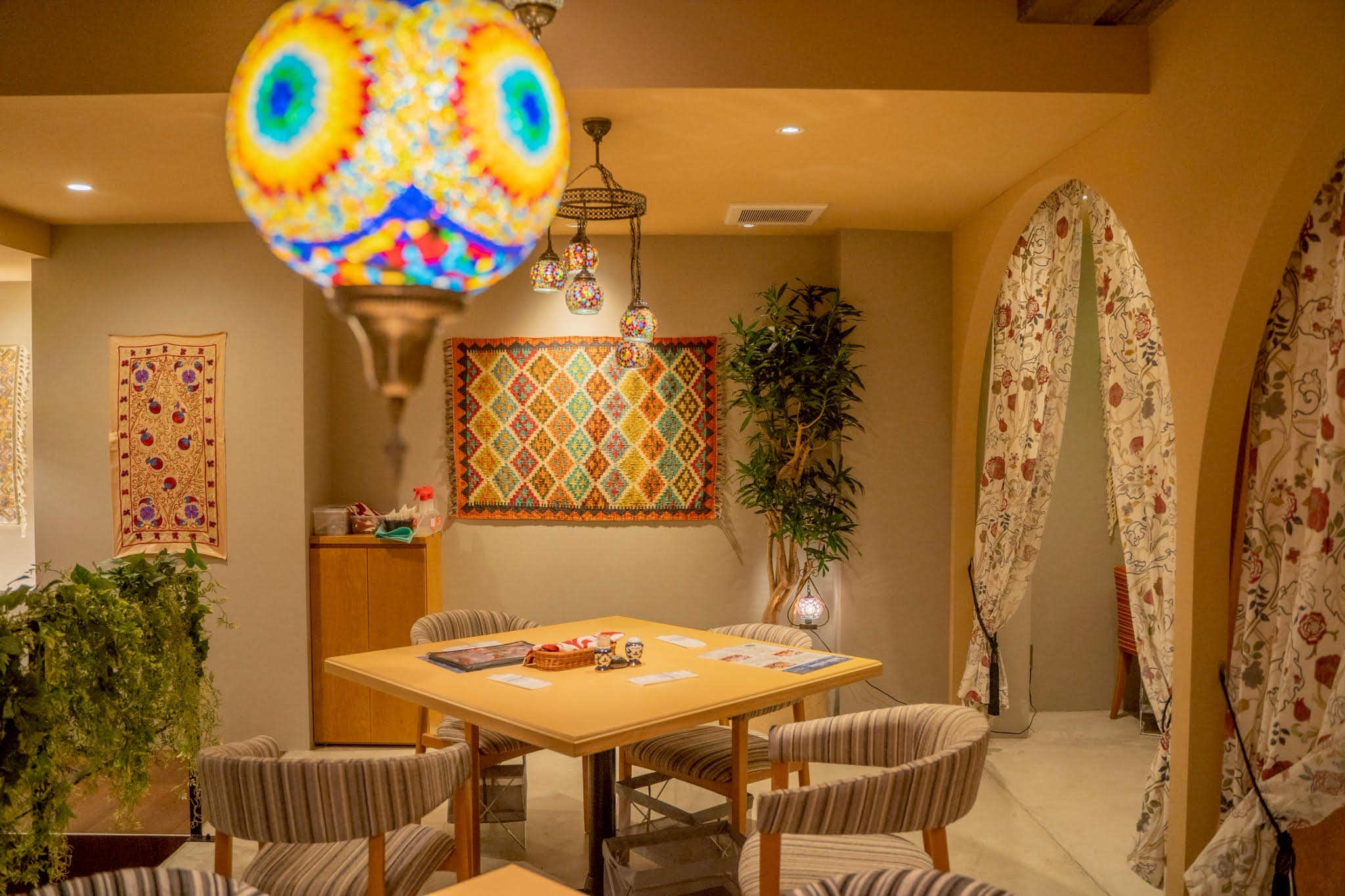 UZBEKISTAN PALACE（ウズベキスタン・パレス）